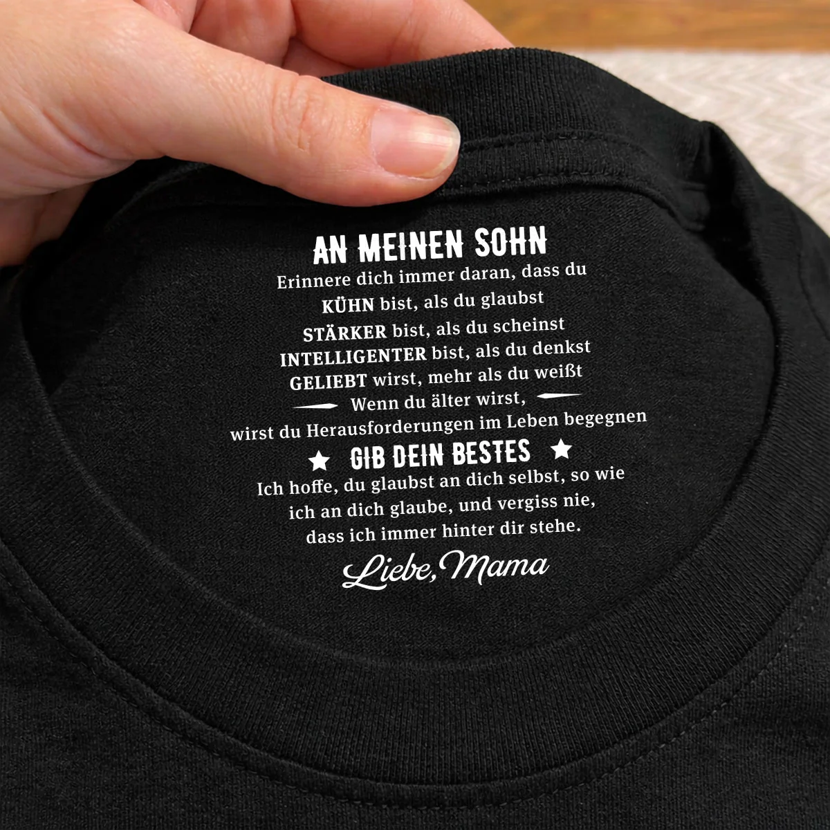Gib Dein Bestes - Personalisiertes T-Shirt mit Innenhalsdruck - Image 2