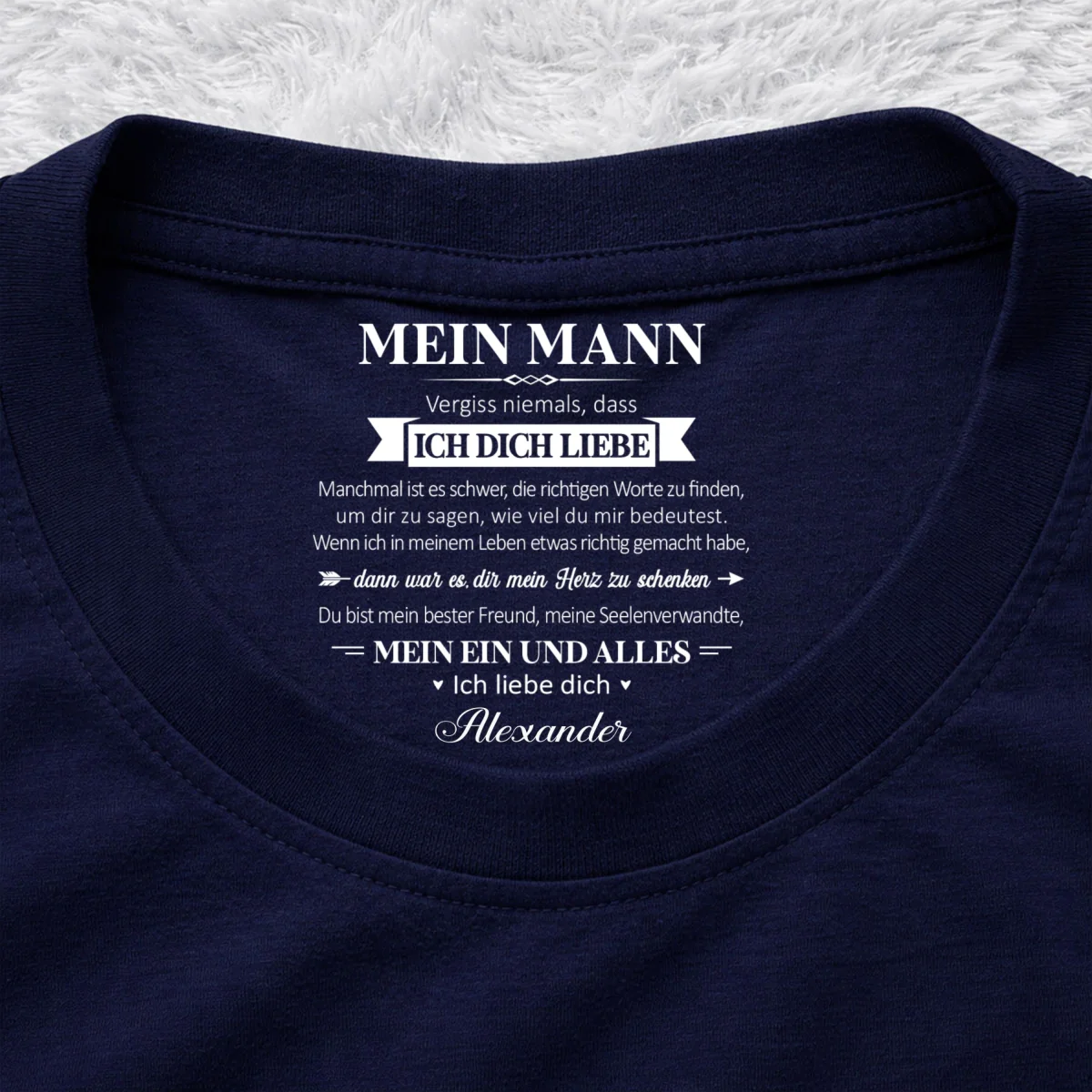 Mein Seelenverwandter und mein Ein und Alles – T-Shirt mit personalisiertem Aufdruck im Innenkragen - Image 10