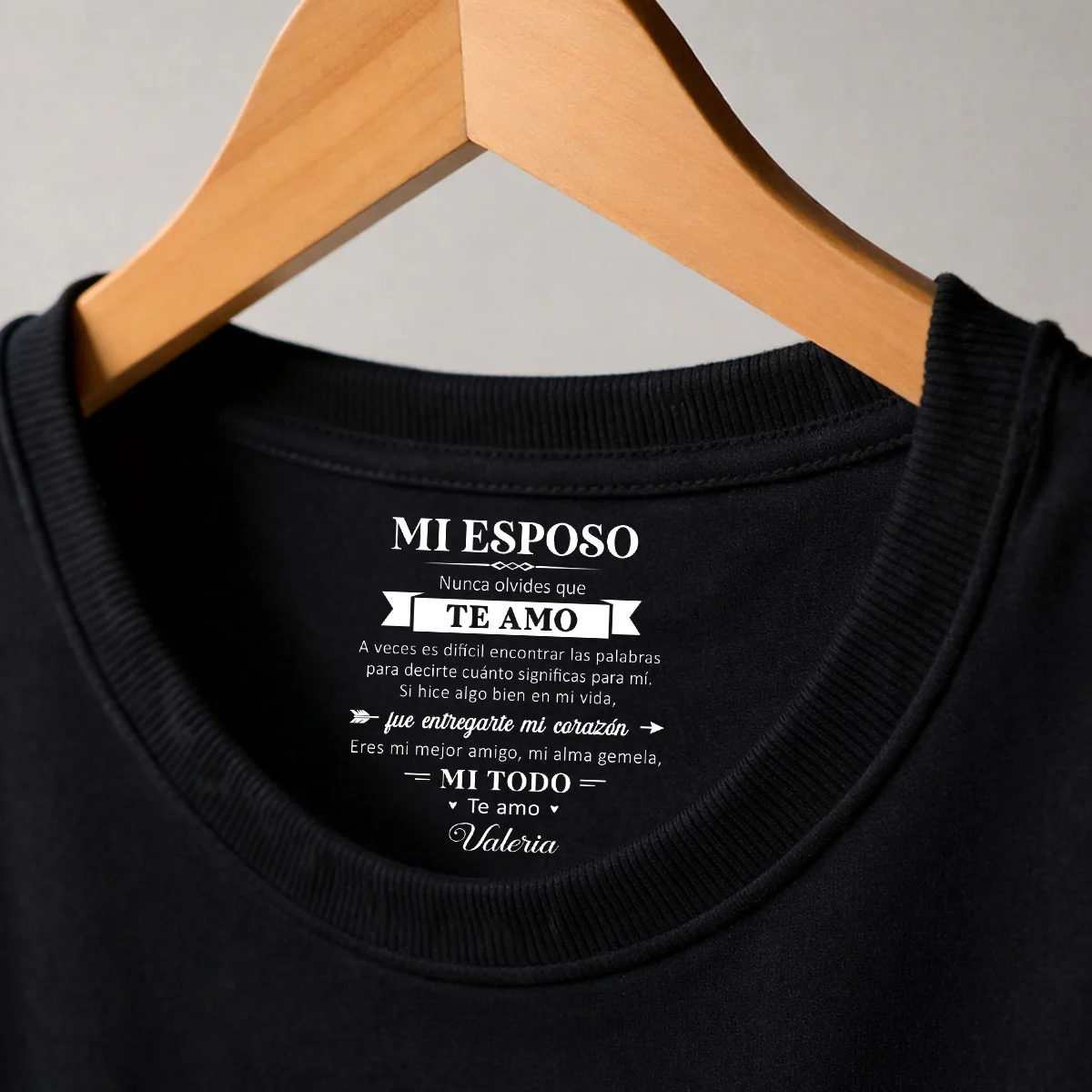 Mi alma gemela y mi todo – Camiseta con estampado personalizado en el interior del cuello - Image 3
