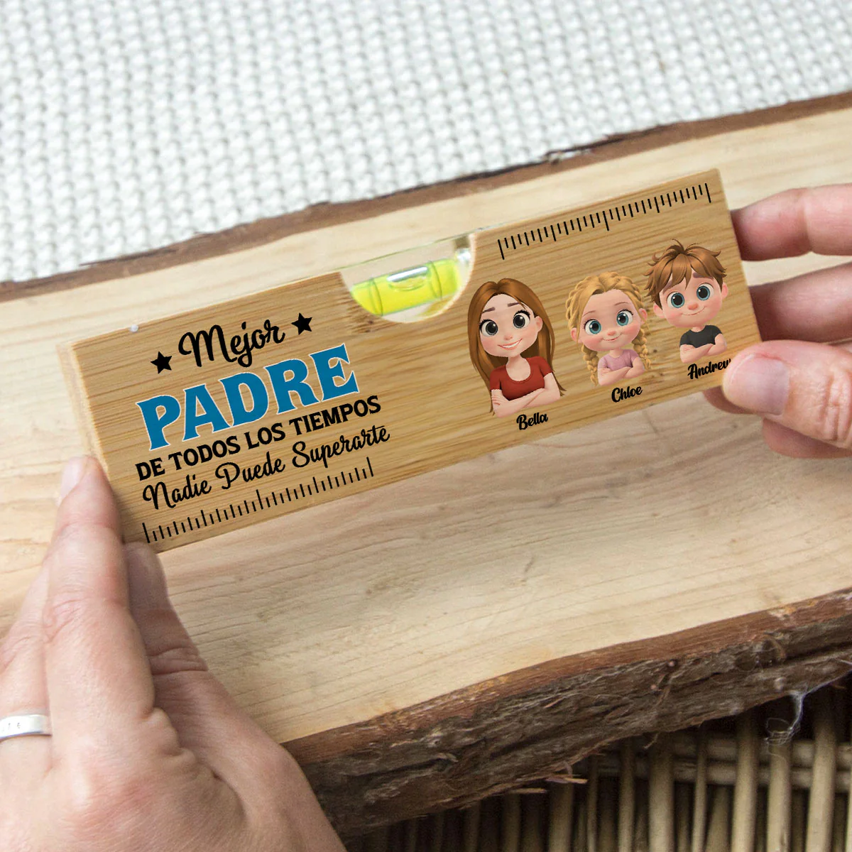 Nadie Puede Superarte - Abridor de Botellas de Madera Personalizado con Nivel - Image 2
